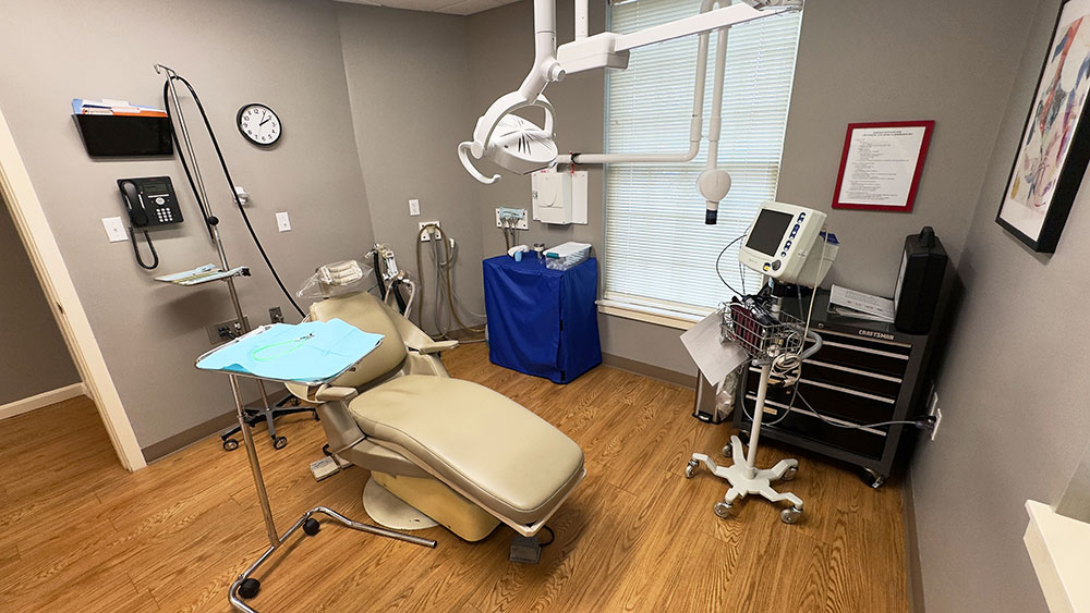 Neponset Valley Oral and Maxillofacial Surgery Associates | Surgical Exposure, Oral Pathology and Dental Implants